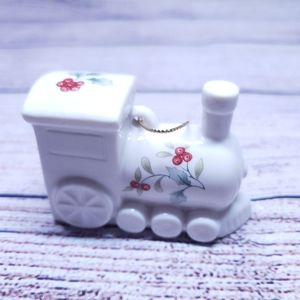 Winterberry Christmas Ornament Train